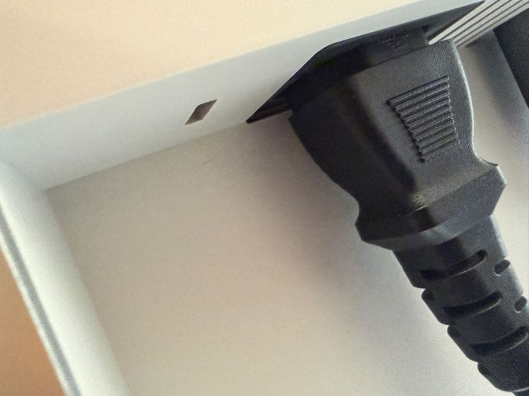 Dell U2723QE 27インチ 4K HDR IPS Black モニター