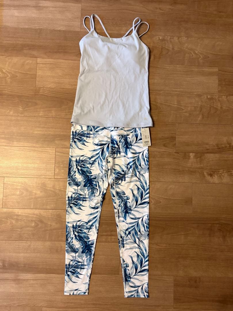 【新品タグ付き】SAKARA LAVA ヨガウェア　Mサイズ