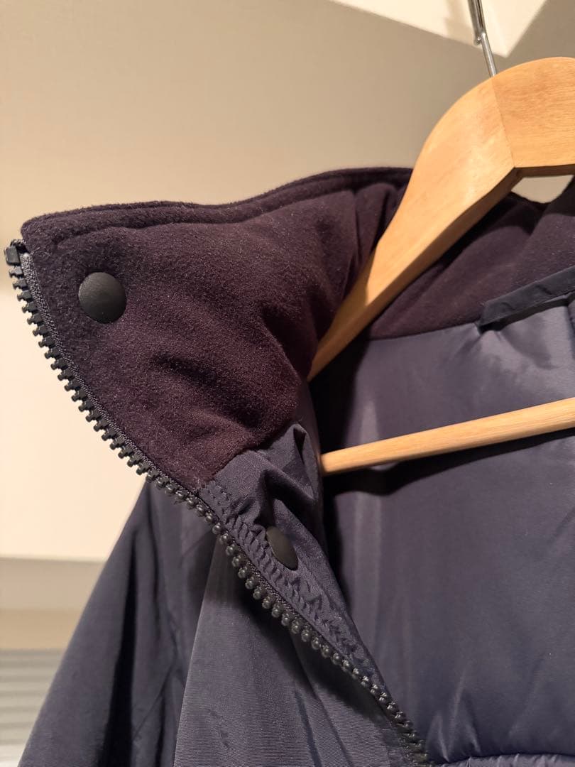 ジャケット・アウター PADDED NYLON BENCH COAT (BLACK/WHITE)