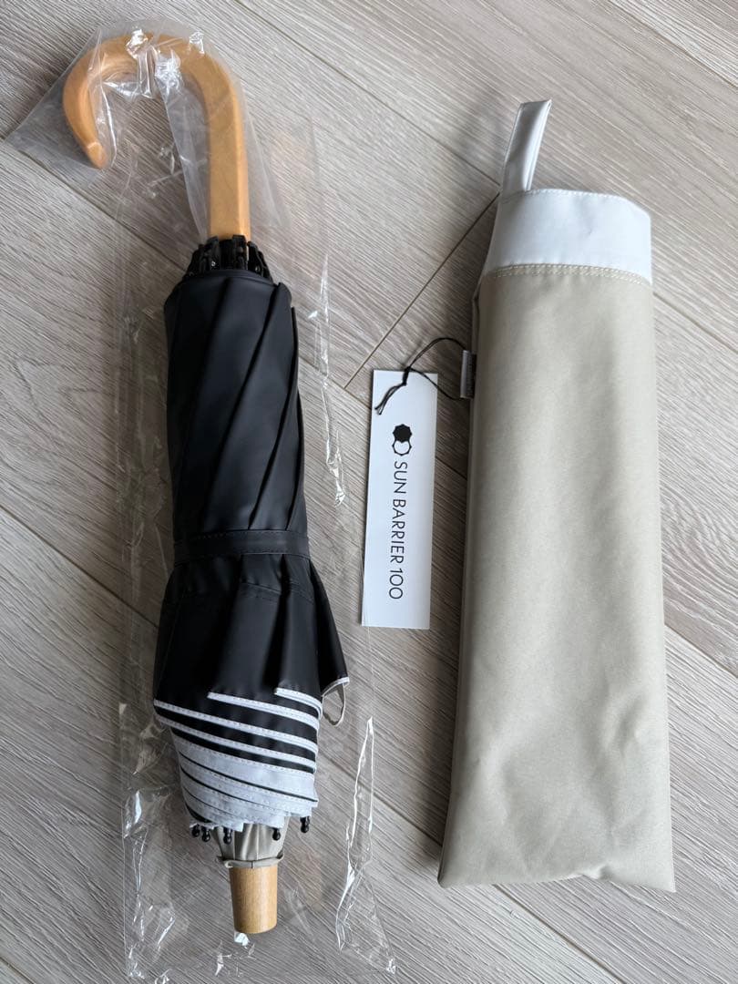 サンバリア100　折りたたみ日傘2段折50cm アイボリー&ホワイト