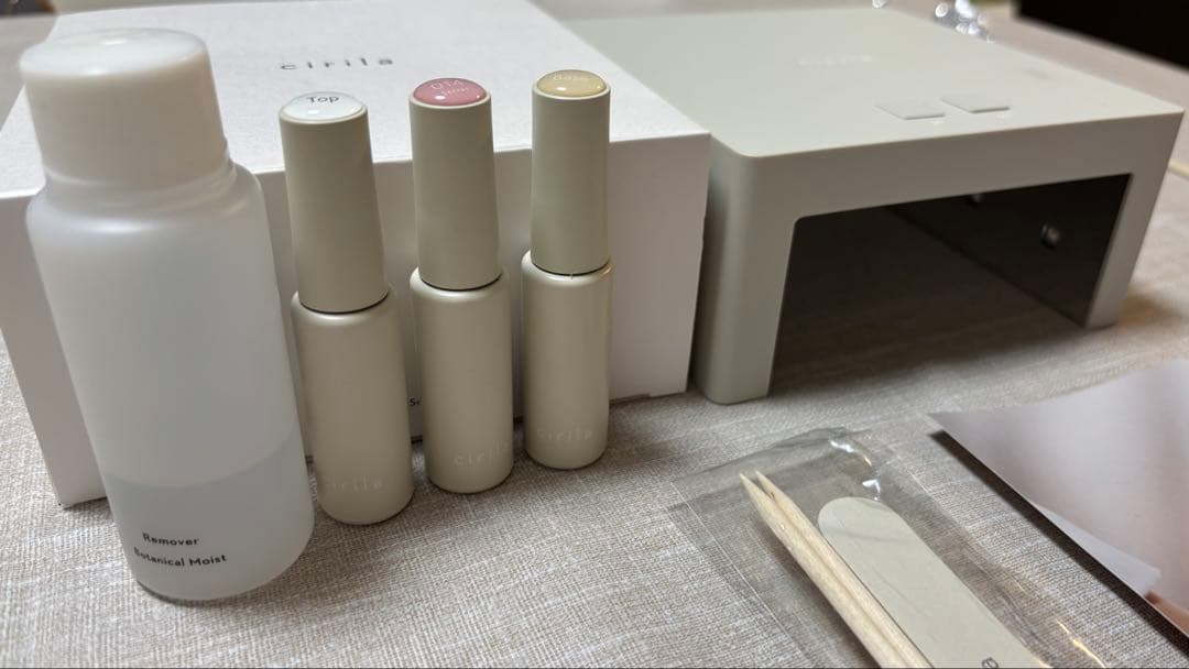 cirila ネイルケアセット ベースジェルとカラー3本