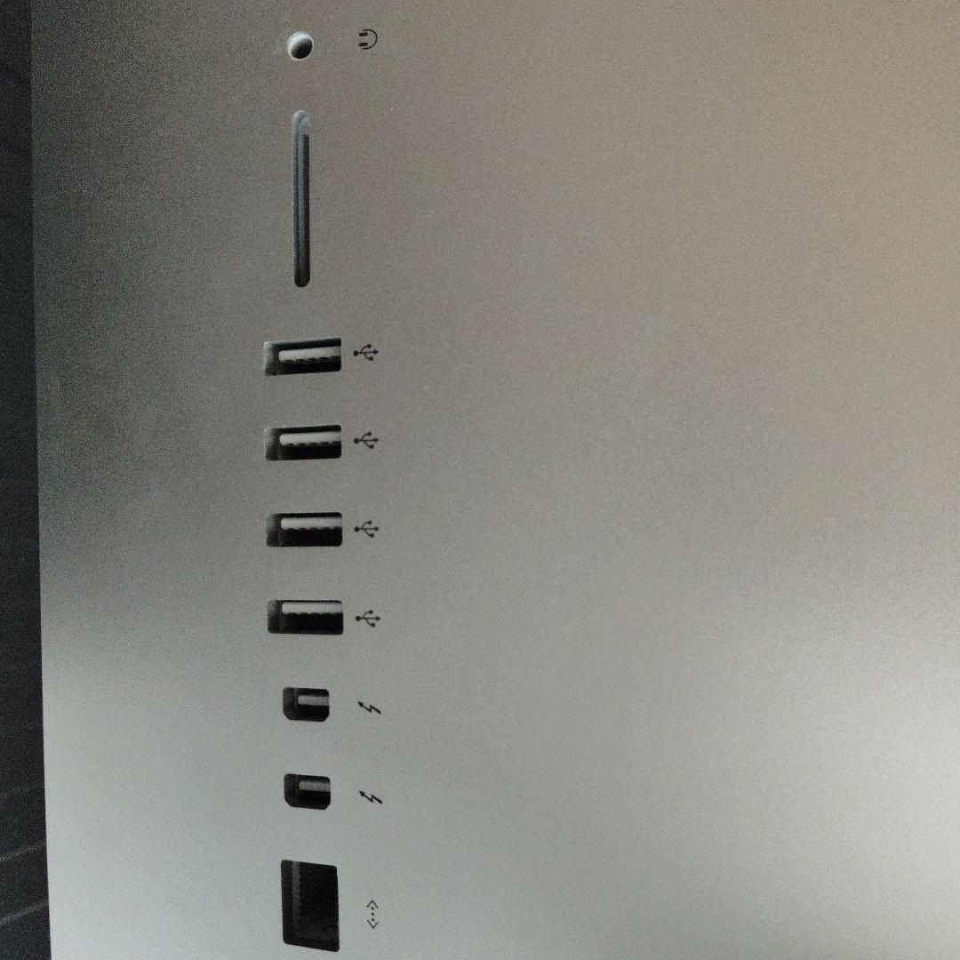 iMac Retina 4K 21.5インチ (Late 2015)