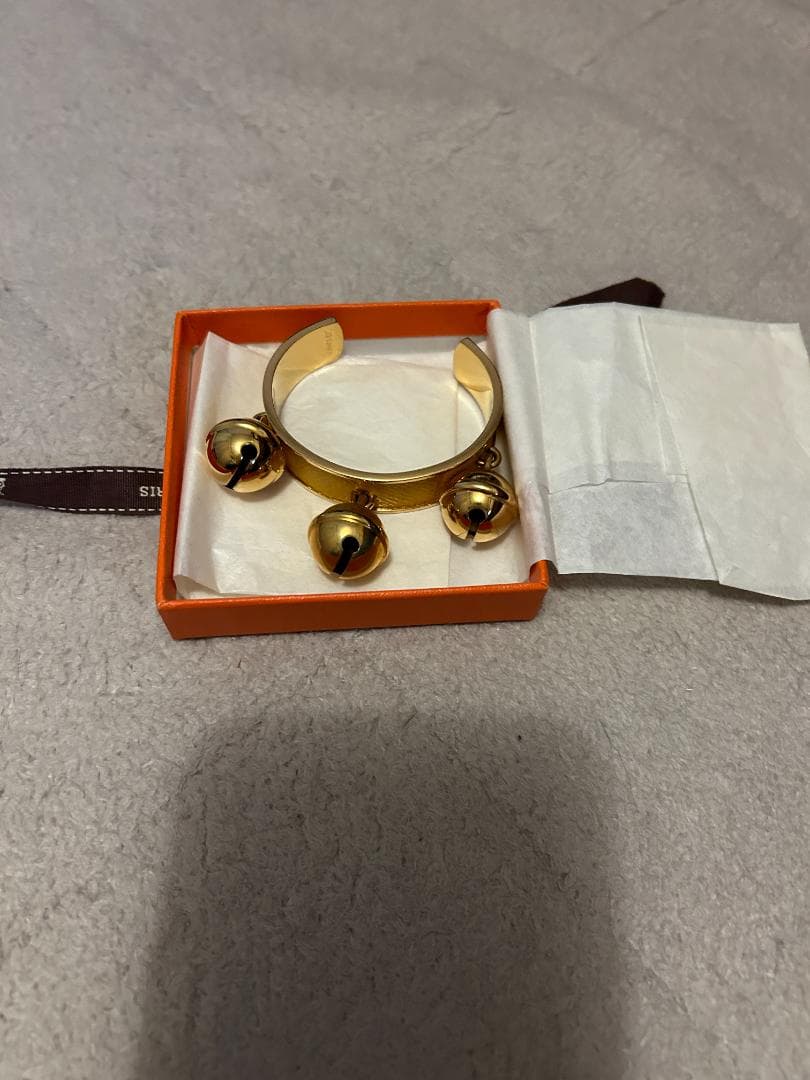 新品未使用　HERMÈS　エルメス　バングル　鈴　箱付き