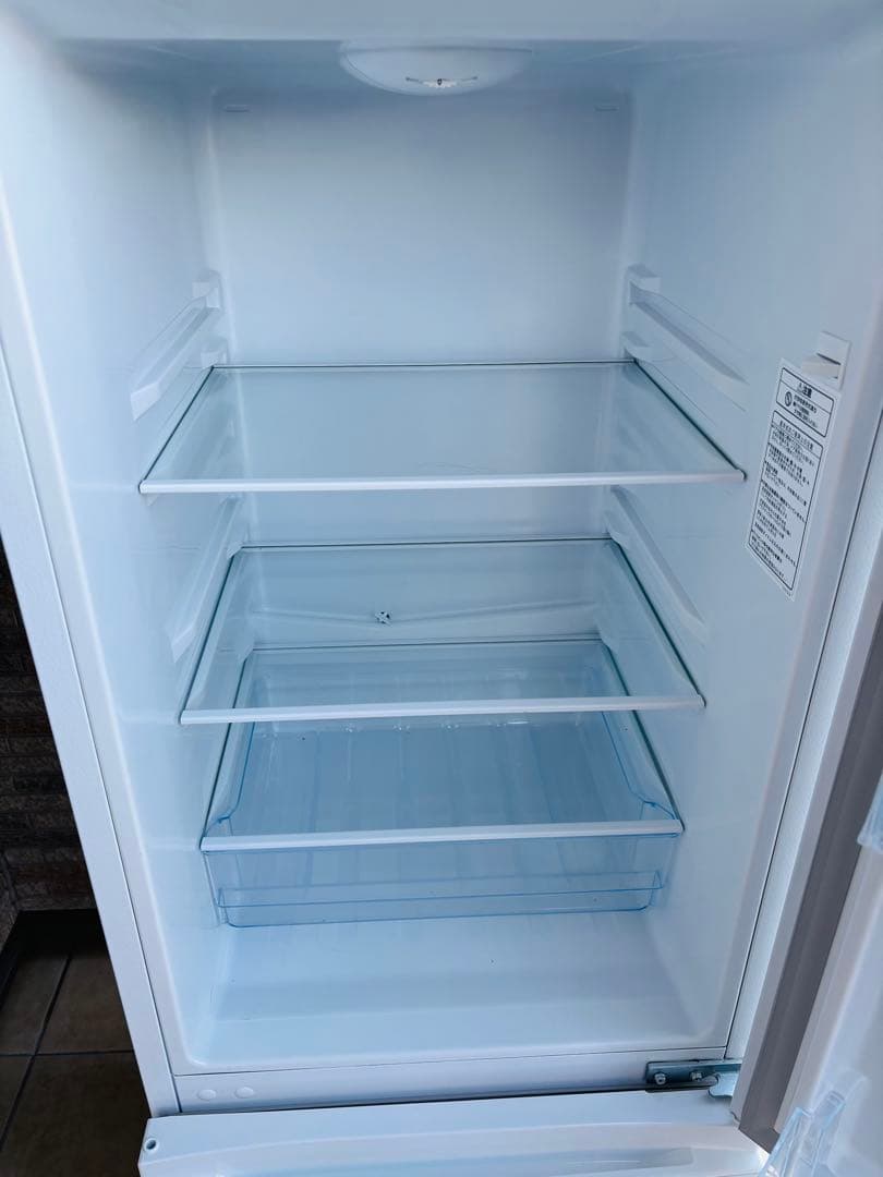 モデルルーム品Hisense 冷蔵庫 HR-D1701W 175L 2024年製