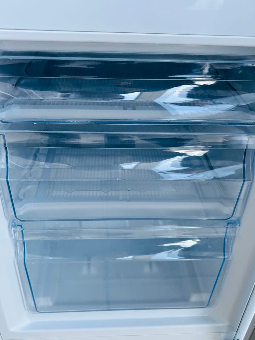 モデルルーム品Hisense 冷蔵庫 HR-D1701W 175L 2024年製