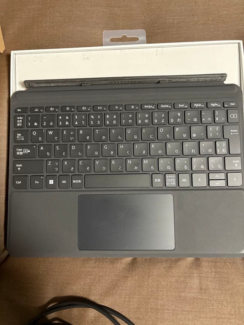 Surface go 4 タイプカバー付き