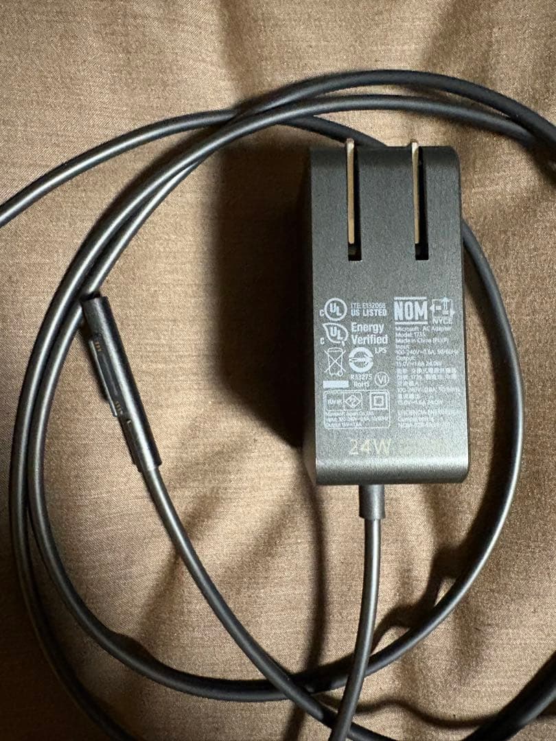 Surface go 4 タイプカバー付き