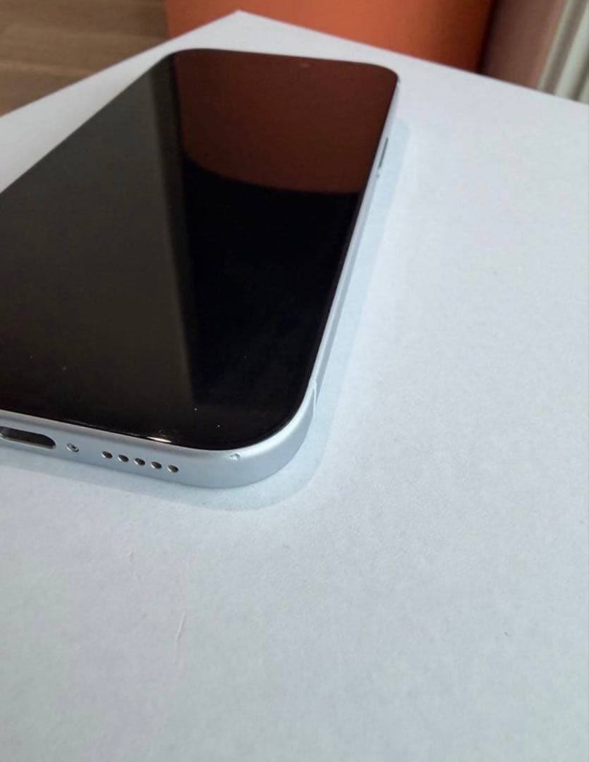 美品　iPhone 15（256GB・ブルー）SIMフリー