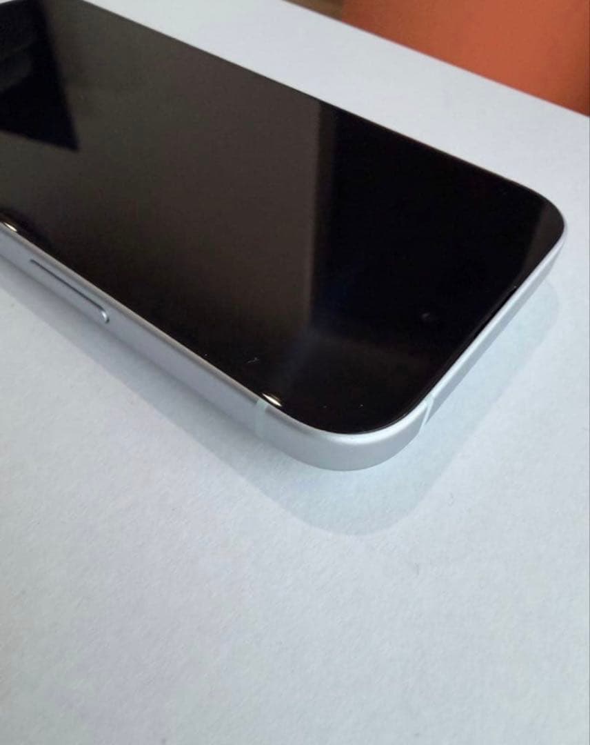 美品　iPhone 15（256GB・ブルー）SIMフリー