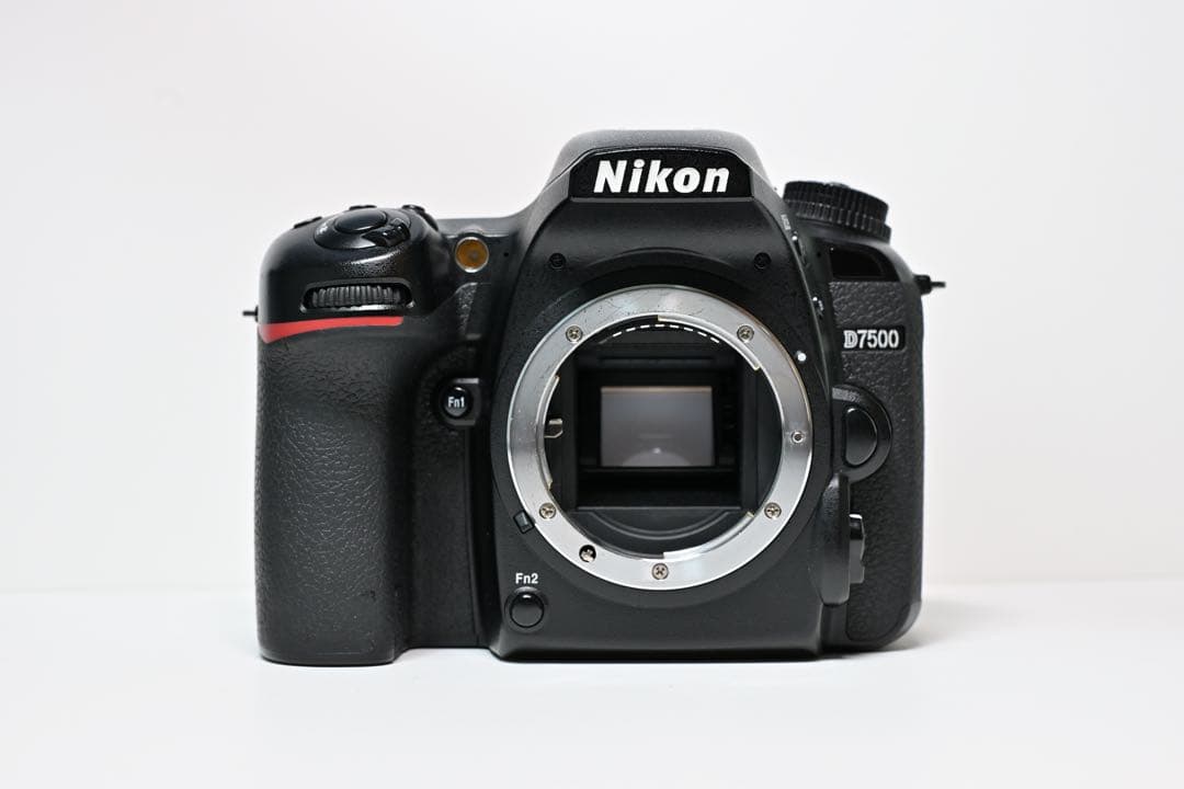 (完全動作品)Nikon D7500 ボディ(SDカード付属)　一眼レフカメラ