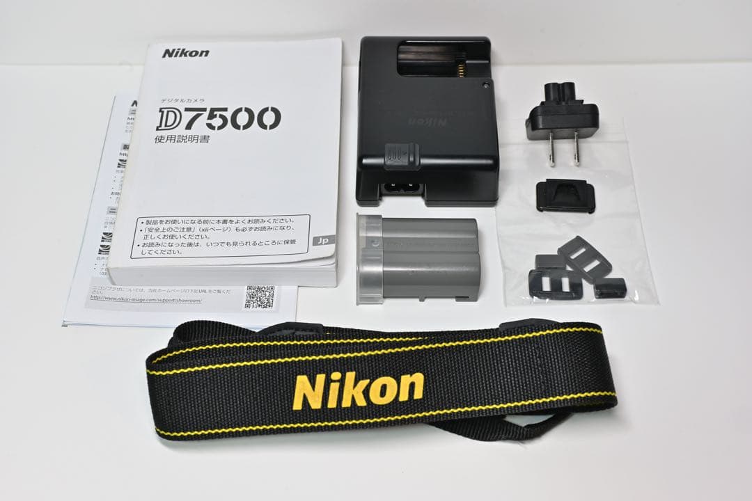 (完全動作品)Nikon D7500 ボディ(SDカード付属)　一眼レフカメラ