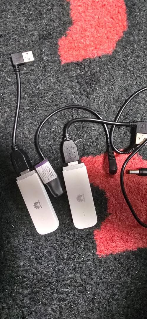 Liveu Solo HD（付属品およびバッテリーパックを含む）