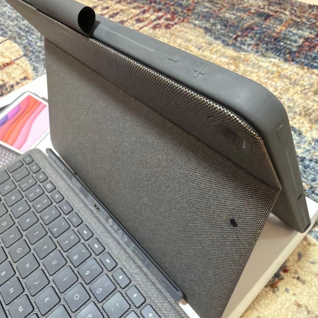 logicool COMBO TOUCH iPad7/8/9世代用キーボードカバ