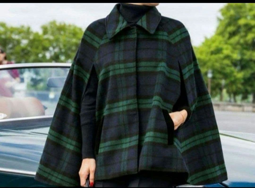 ジェンヌ　グリーンネイビーチェックポンチョ M