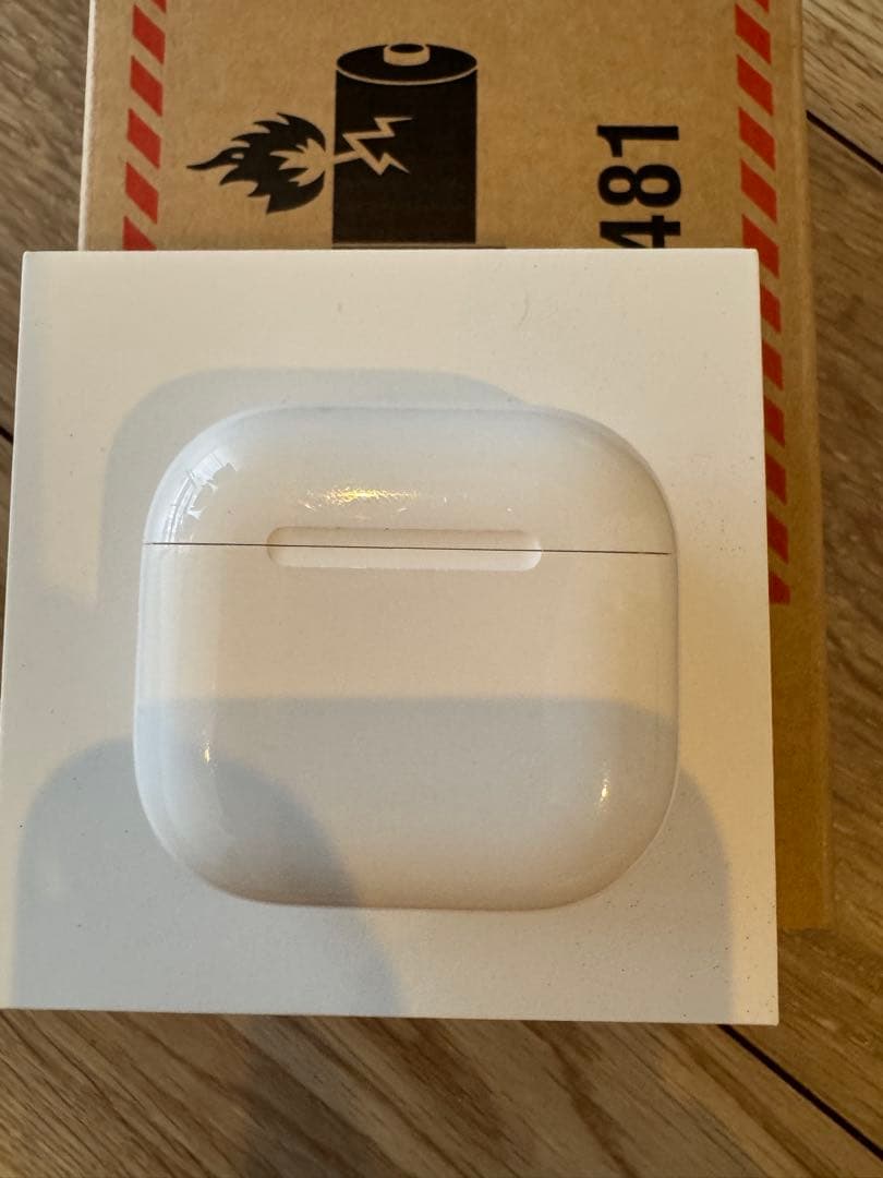 Apple AirPods4 本日発送可能