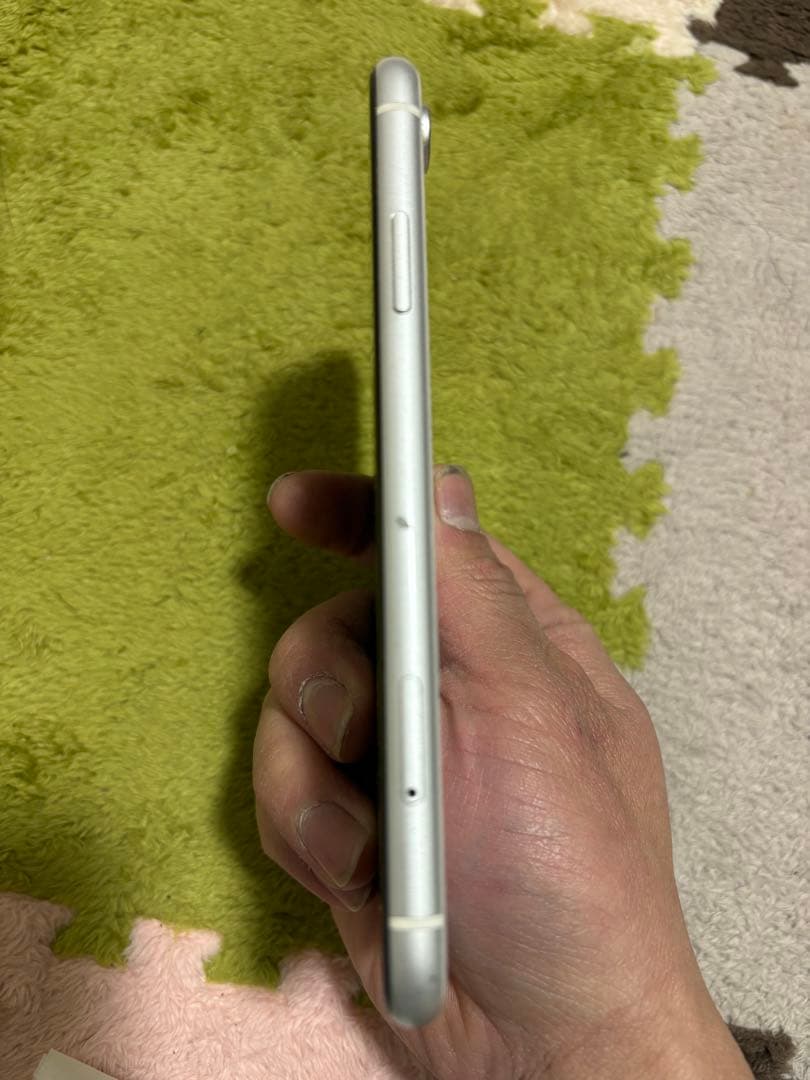 Apple iPhone XR 64GB ホワイト 画面キズあり simフリー