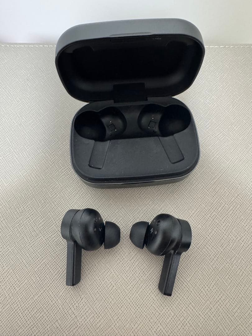 ワイヤレスイヤホン　bang and olufsen