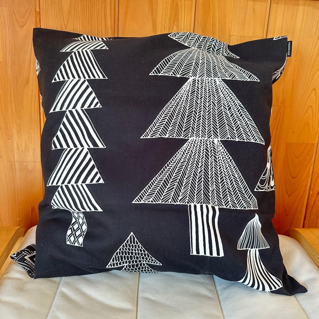 ２枚セット？マリメッコ　新品　クッションカバー　クーシコッサ もみの木　ブラック