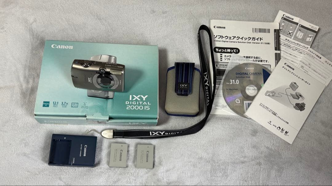 Canon IXY DIGITAL 2000IS 本体と付属品