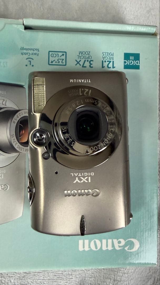 Canon IXY DIGITAL 2000IS 本体と付属品