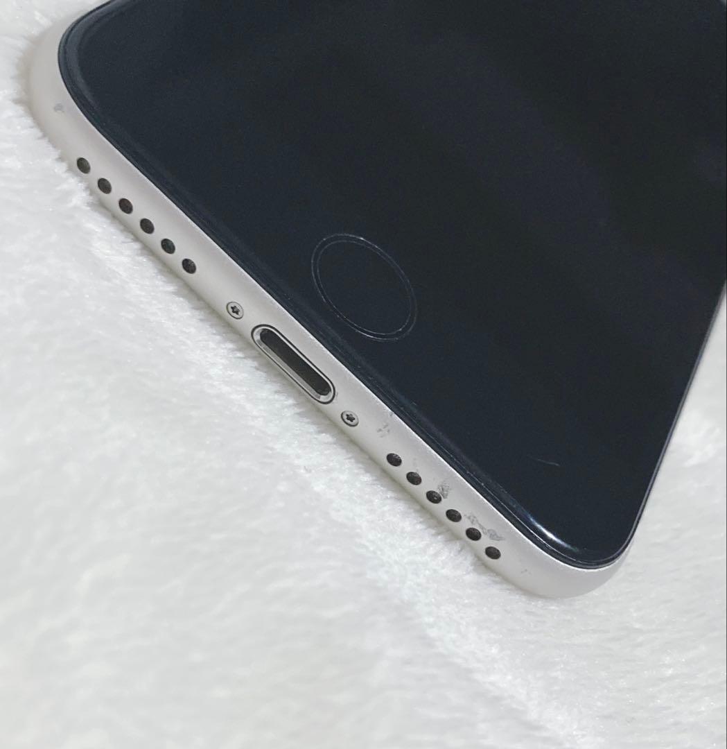 iPhonese3 第3世代 本体 64GB スターライト