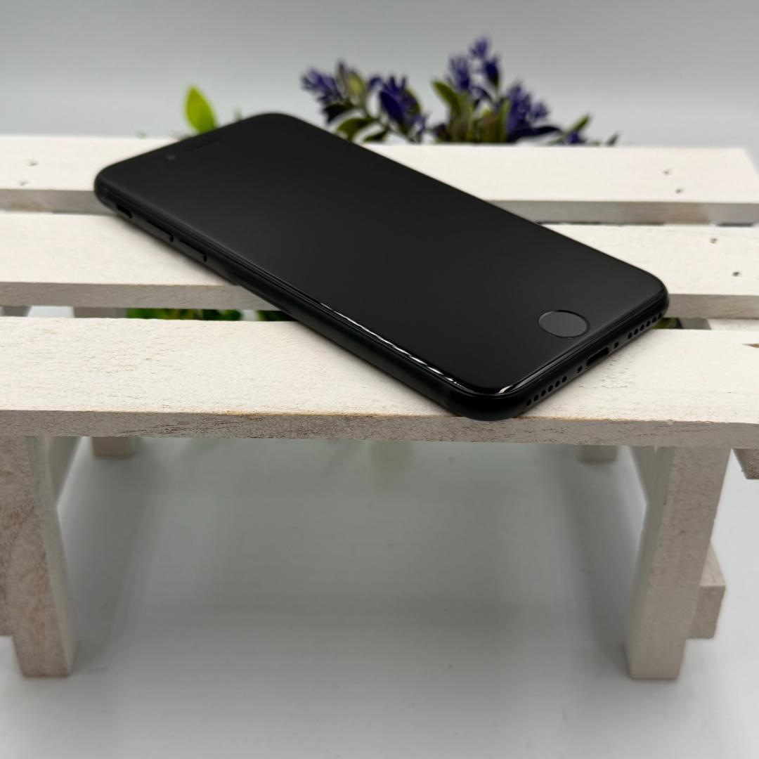 iPhone SE第3世代 64GB ミッドナイト 402