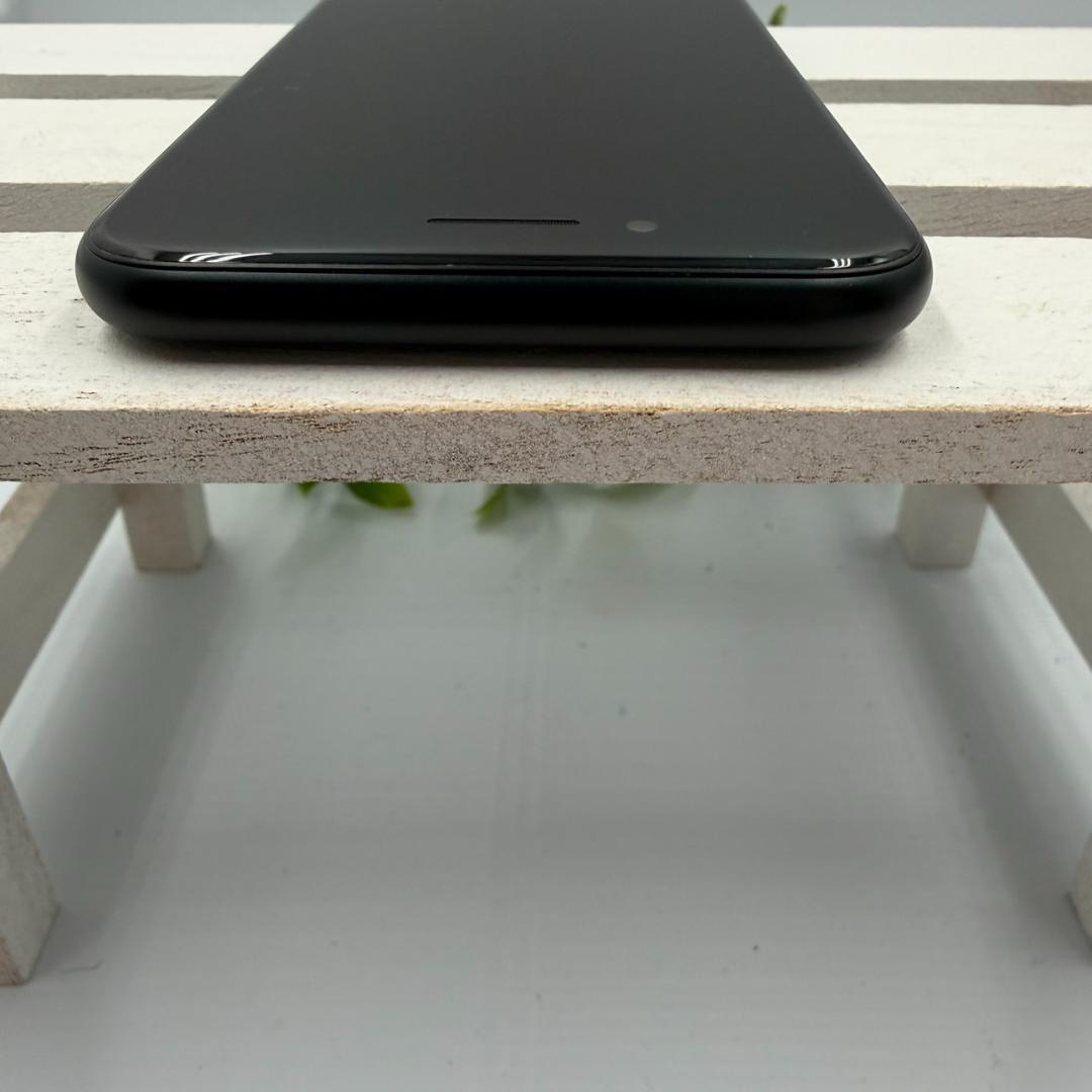 iPhone SE第3世代 64GB ミッドナイト 402