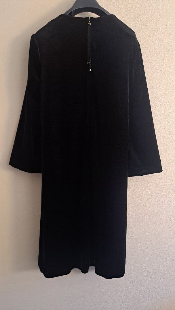 René basic ブラックベロアワンピース 　パール　レア長袖　36