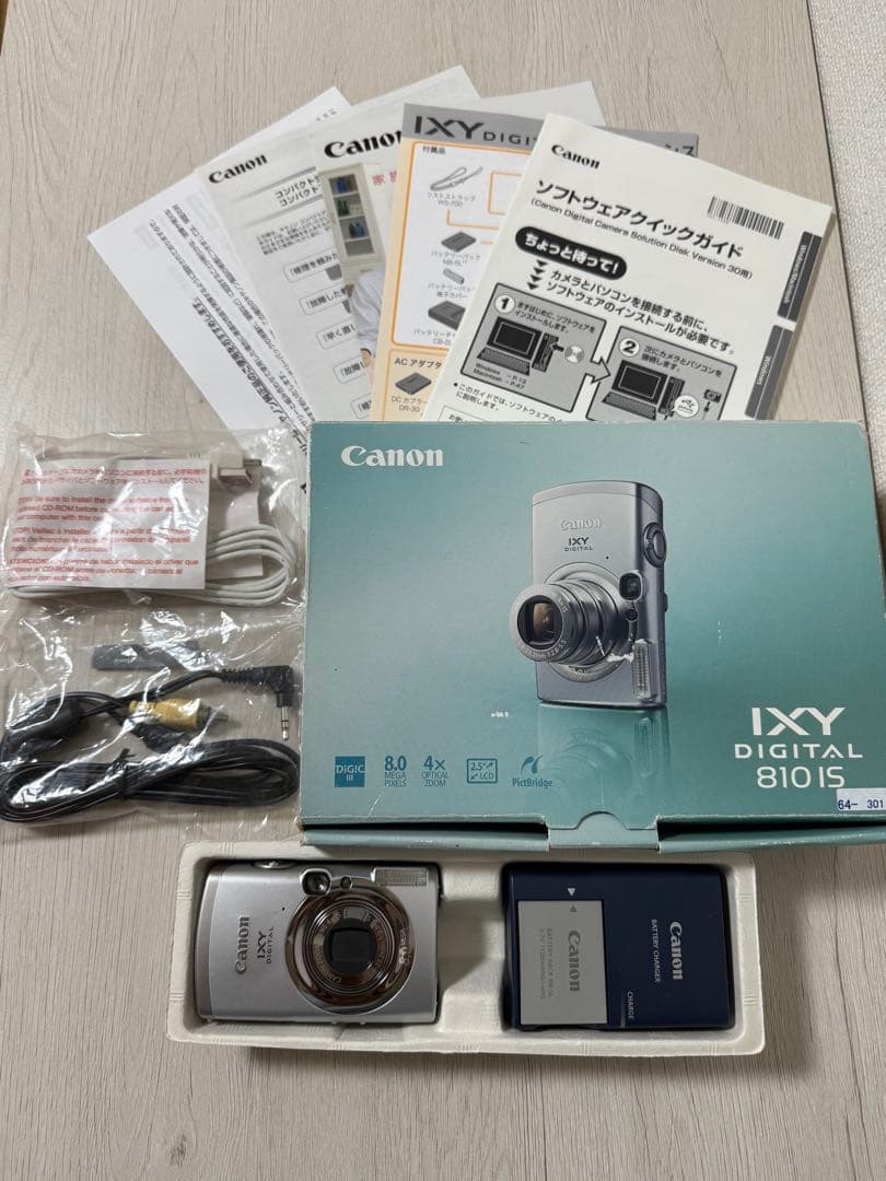 Canon IXY DIGITAL 810 IS PC1235 本体と付属品