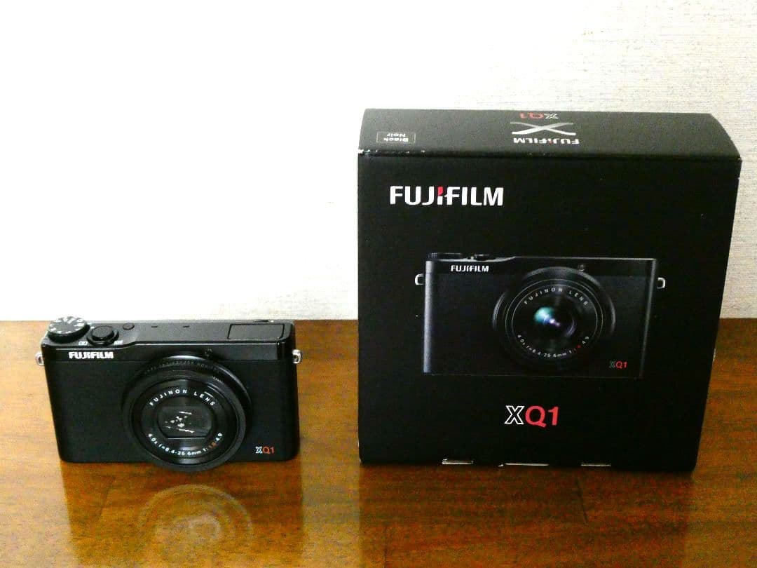 【中古完動品】フジフイルム XQ1 FUJIFILM ブラック
