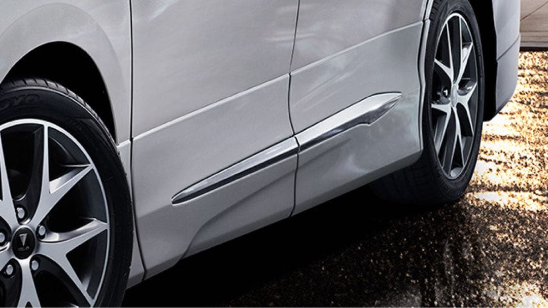 トヨタ　モデリスタサイドスカート　左のみ　エスクァイア　ホワイトパール