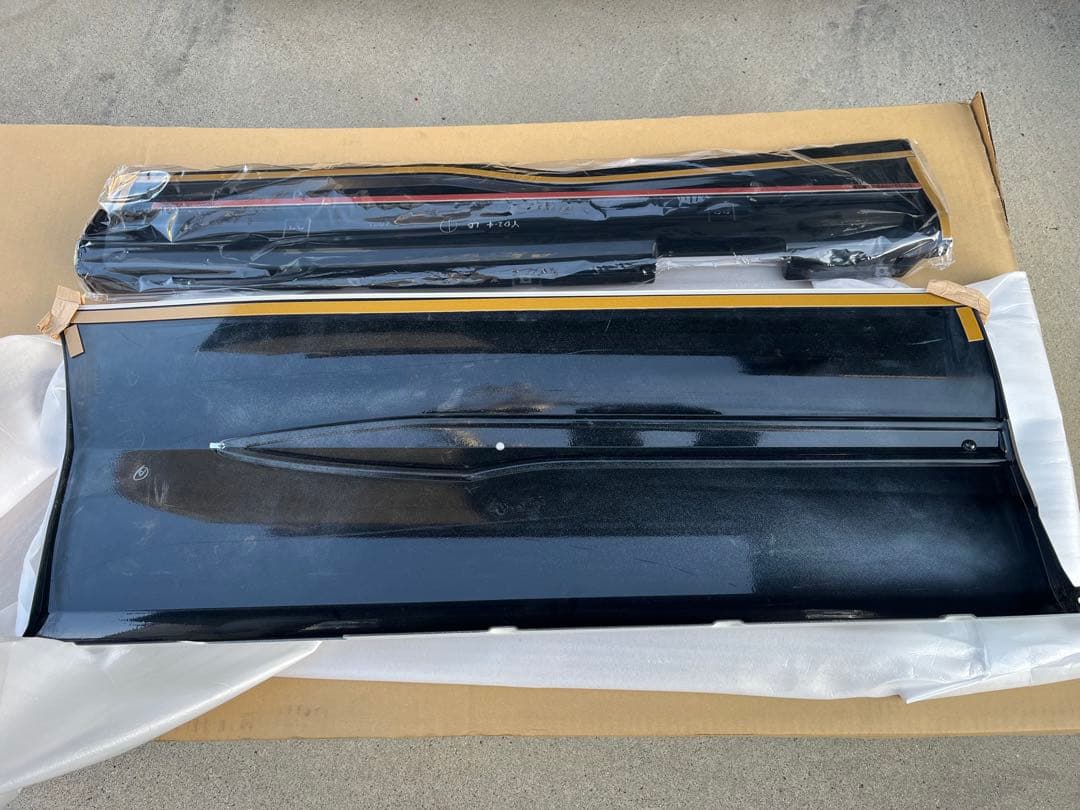 トヨタ　モデリスタサイドスカート　左のみ　エスクァイア　ホワイトパール