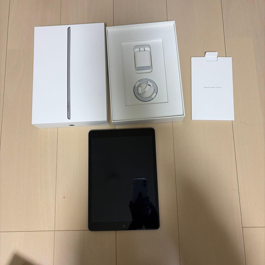 iPad第9世代Wi-Fiモデル、純正充電器付き