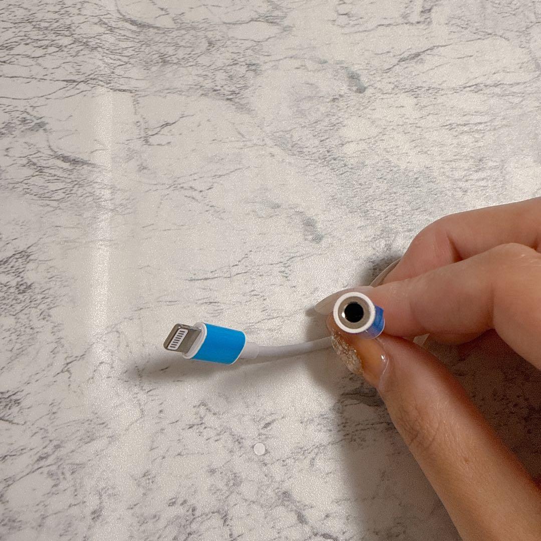 イヤホンアダプタ Lightning to 3.5 mm ヘッドフォンジャック