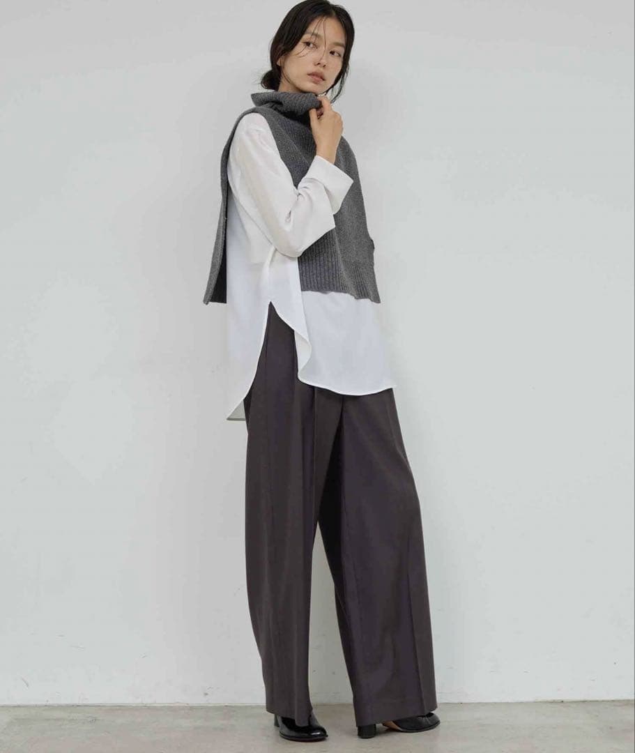 今期購入【新品未使用タグ付】 ガリャルダガランテ　ラウンドブラウスTee