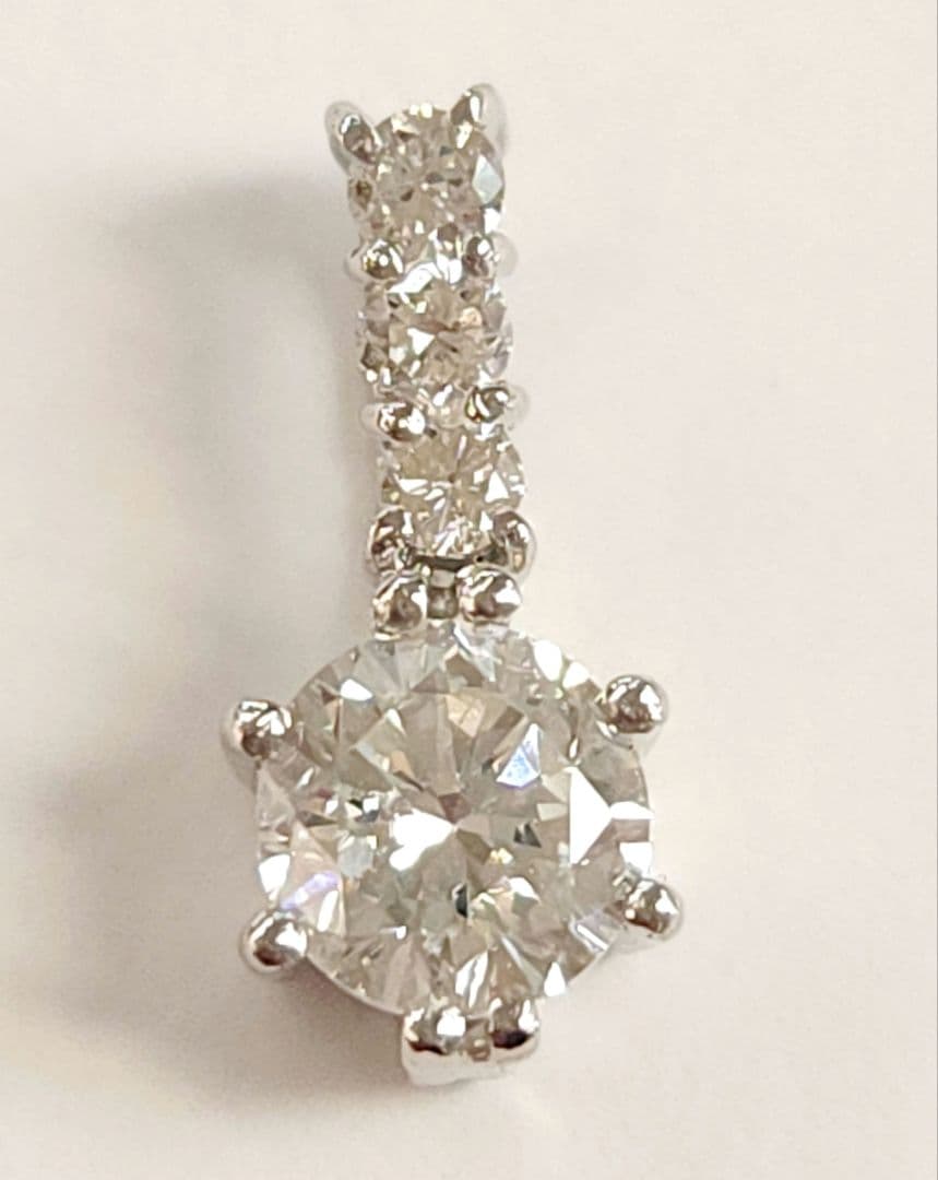 pt ダイヤモンド ペンダントトップ 0.595ct・0.10ct