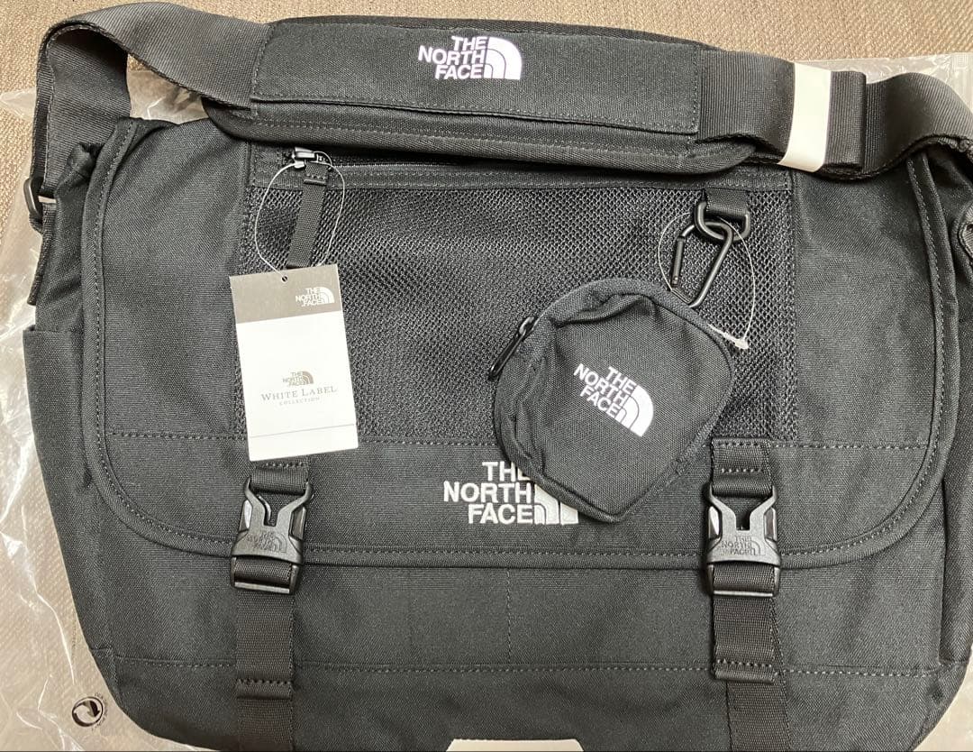 新品未使用　ノースフェイス　ショルダーバッグブラック　韓国限定　ホワイトレーベル