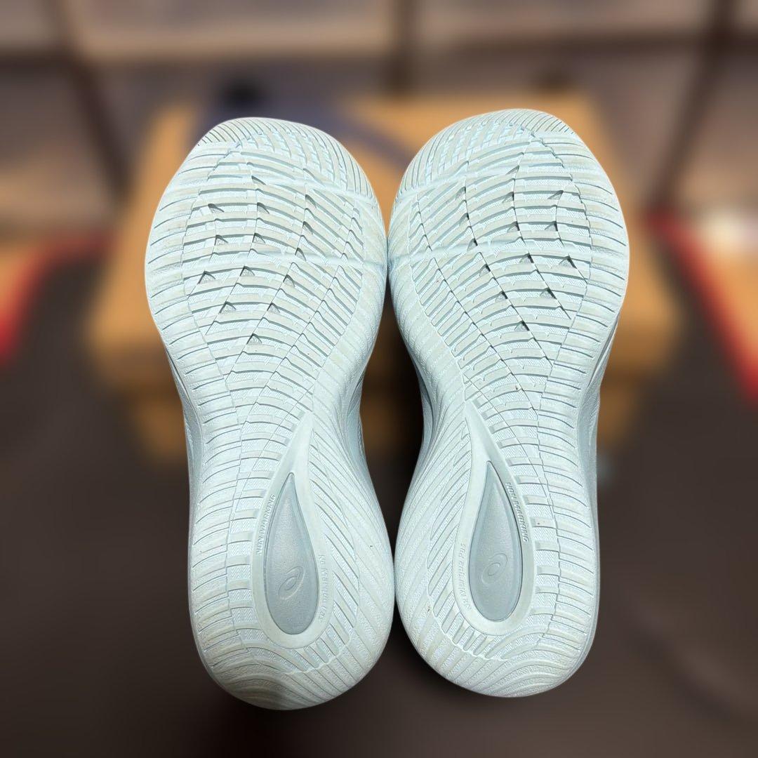 シューズ(男性用) asics NOVA SURGE LOW 2