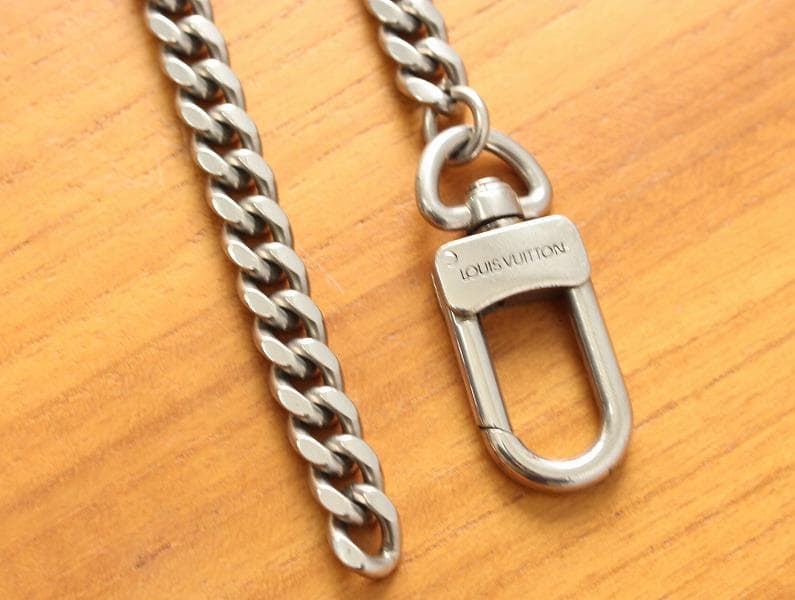 ルイヴィトン ウォレットチェーン シルバー