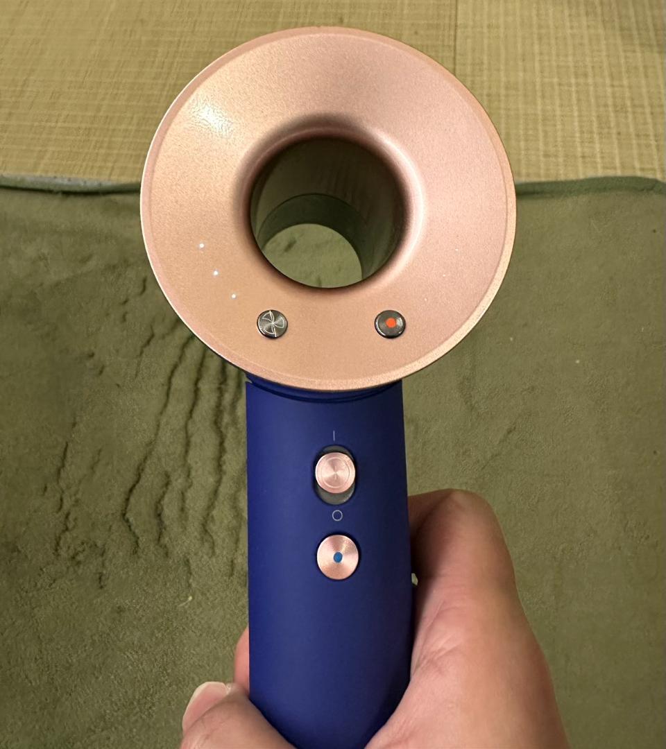 Dyson ダイソン　ヘアドライヤー　dryer　HD08　大風量　極美品！