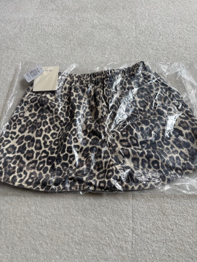 シールームリン　ライトCanvasギャザーショートパンツ　レオパード　Sサイズ