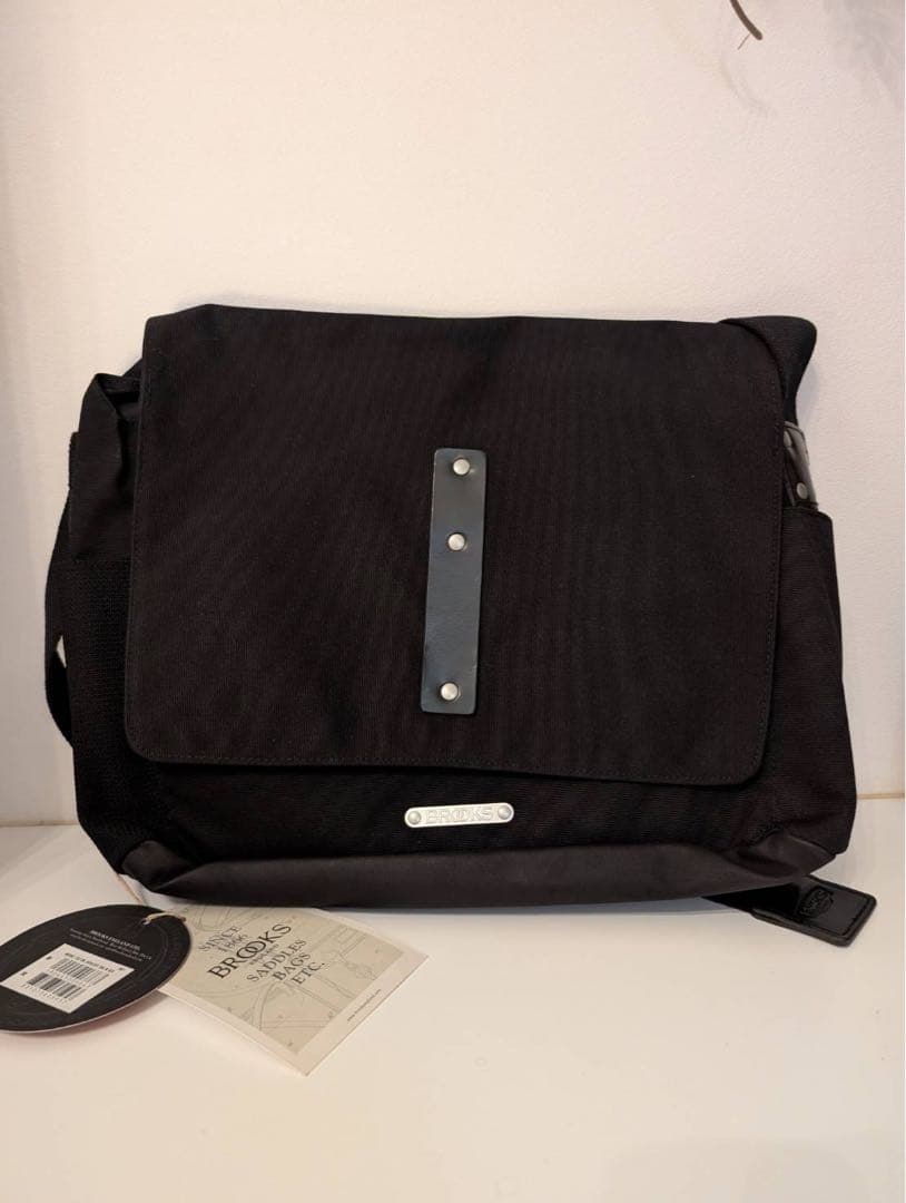 BROOKS ユーストンショルダーバッグ　Mサイズブラック