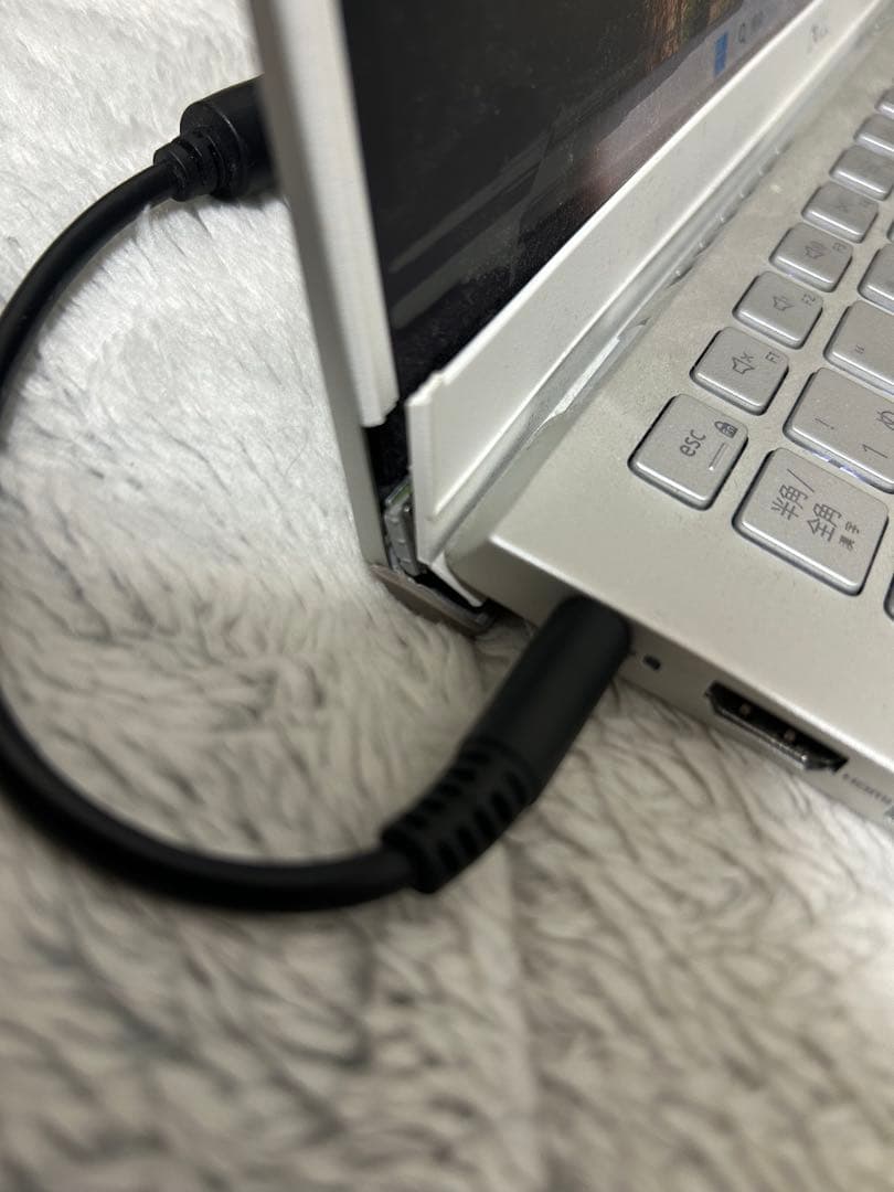 ノートパソコン　Inspiron 5301 Core i3 液晶割れ/ジャンク品