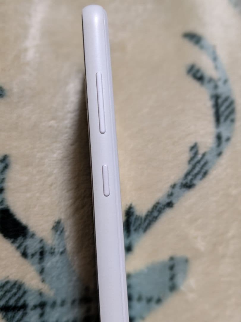 docomo Galaxy A22 5G　ホワイト　本体のみ