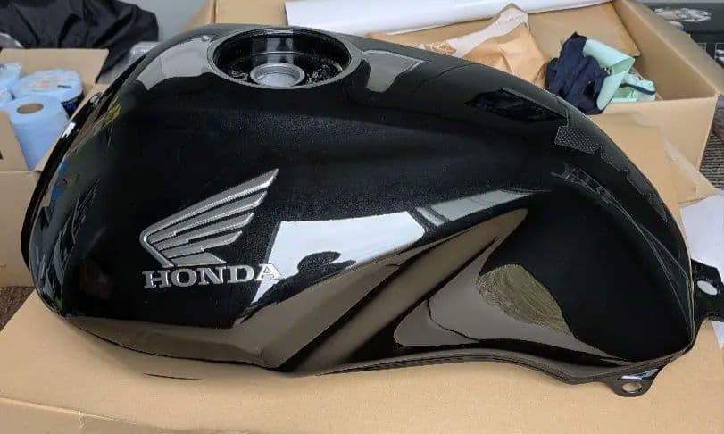 CB400SF nc42　ガソリンタンク凹み無し