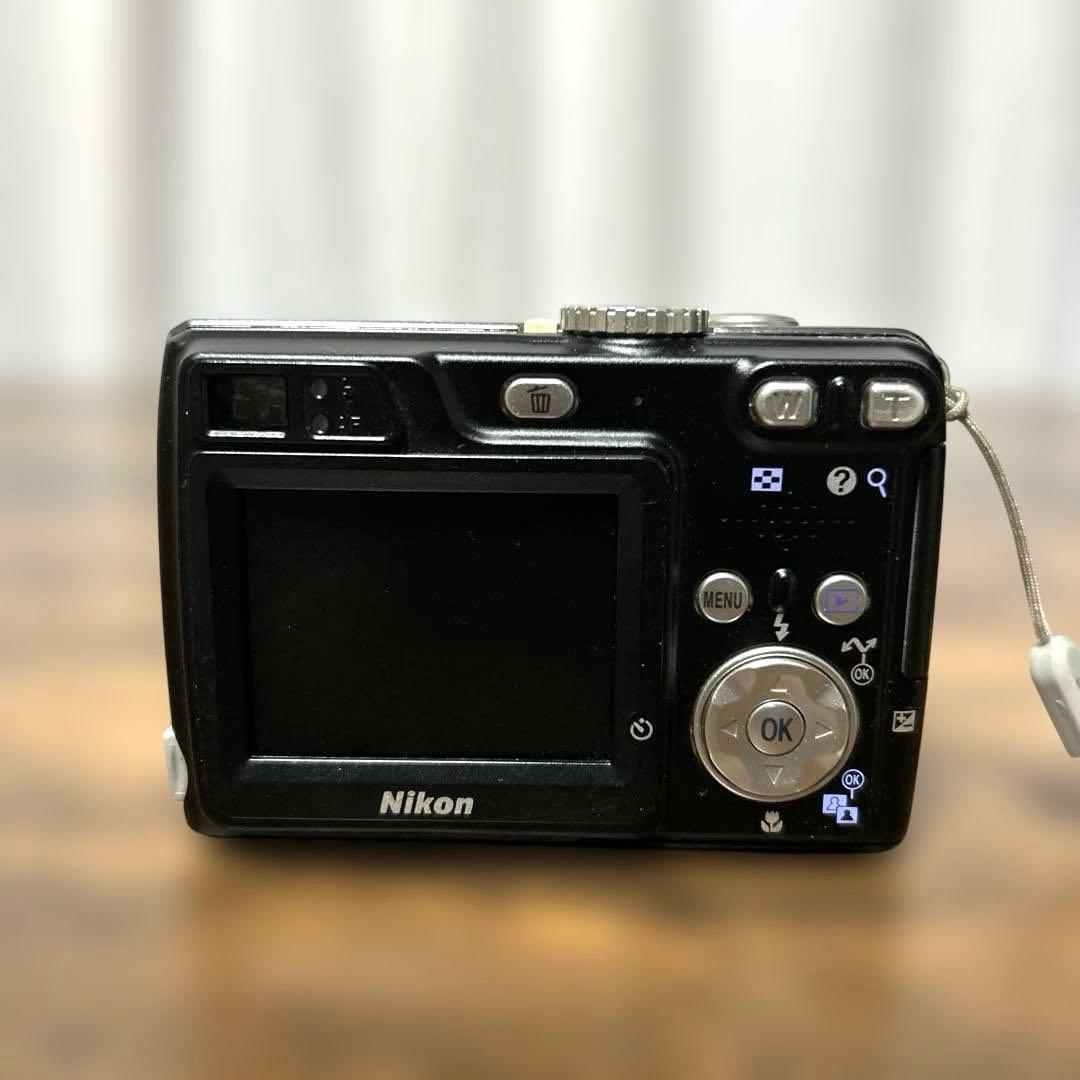 Nikon COOLPIX 7900 コンパクトデジタルカメラ