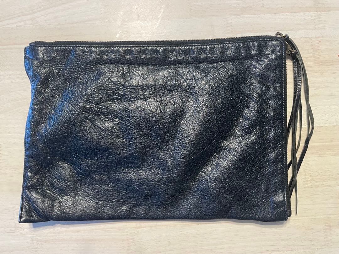 バレンシアガ　ブラック クラッチバッグ