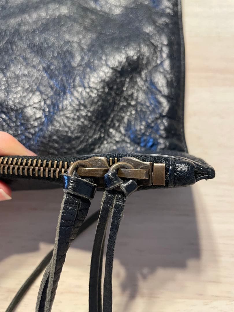 バレンシアガ　ブラック クラッチバッグ