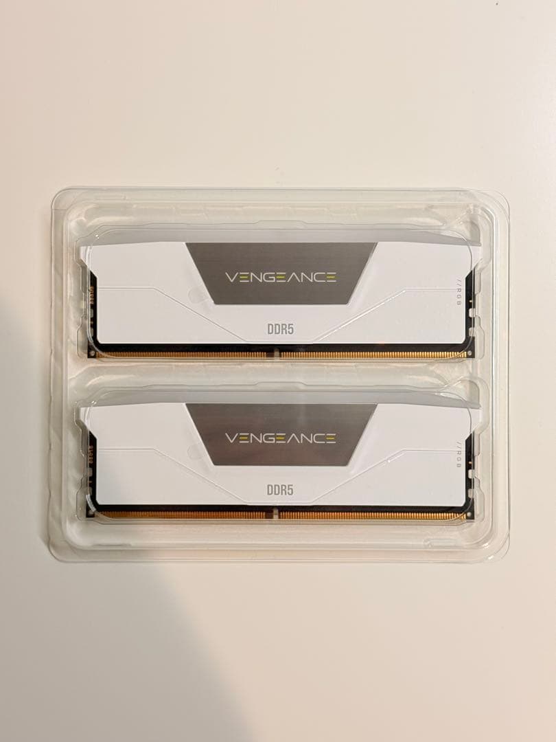 CORSAIR VENGEANCE RGB DDR5-6000MHz 32GB白