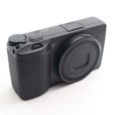 RICOH GR IIIブラック 本体と付属品